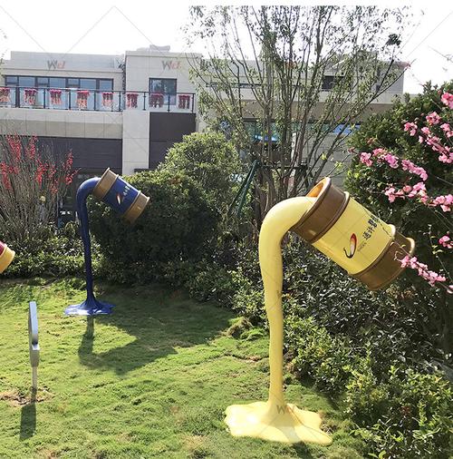工厂定制玻璃钢产品设计制作油漆桶雕塑主题公园美陈ip摆件装饰